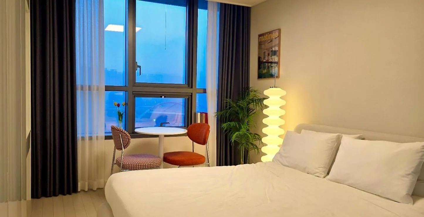 Songdo Sensory Stay # Couple Trip # View Restaurant # Free Parking # Hotel Bedding # Netflix 인천 대한민국