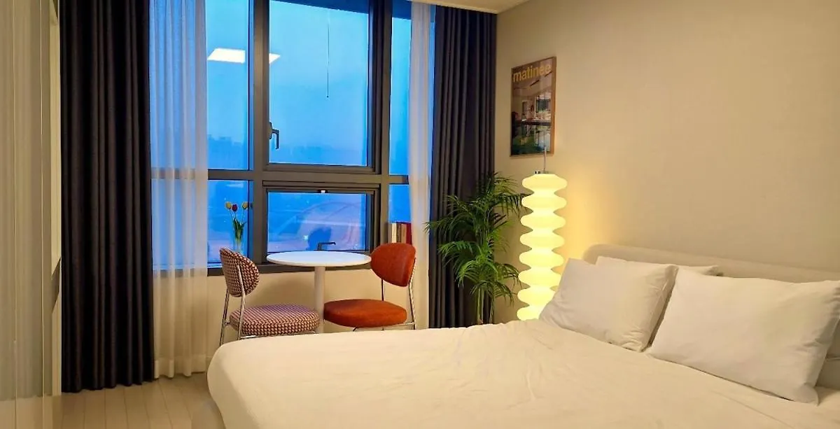 아파트 Songdo Sensory Stay # Couple Trip # View Restaurant # Free Parking # Hotel Bedding # Netflix 인천