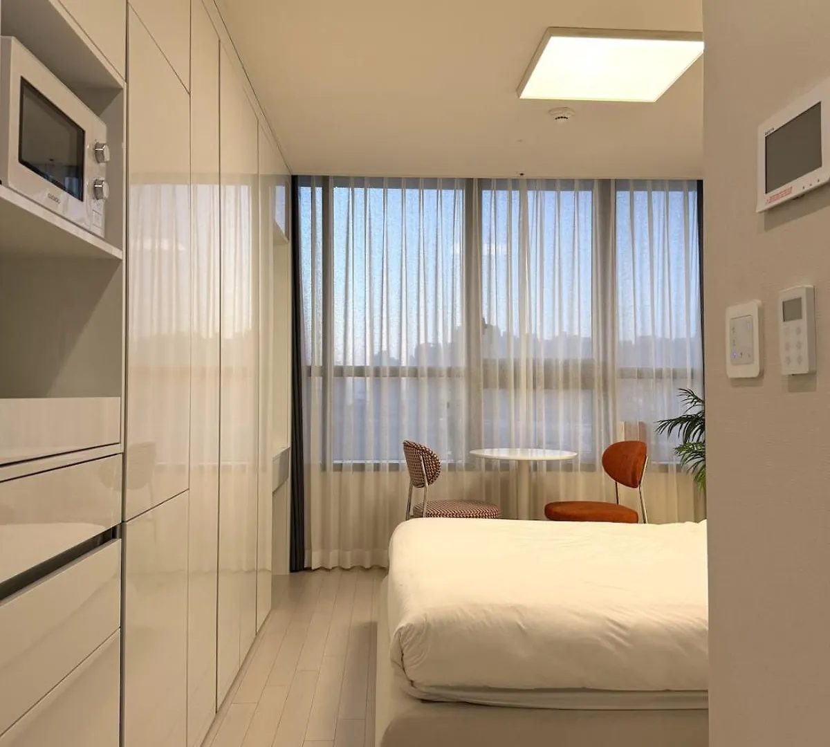 Songdo Sensory Stay # Couple Trip # View Restaurant # Free Parking # Hotel Bedding # Netflix インチョン広域市
